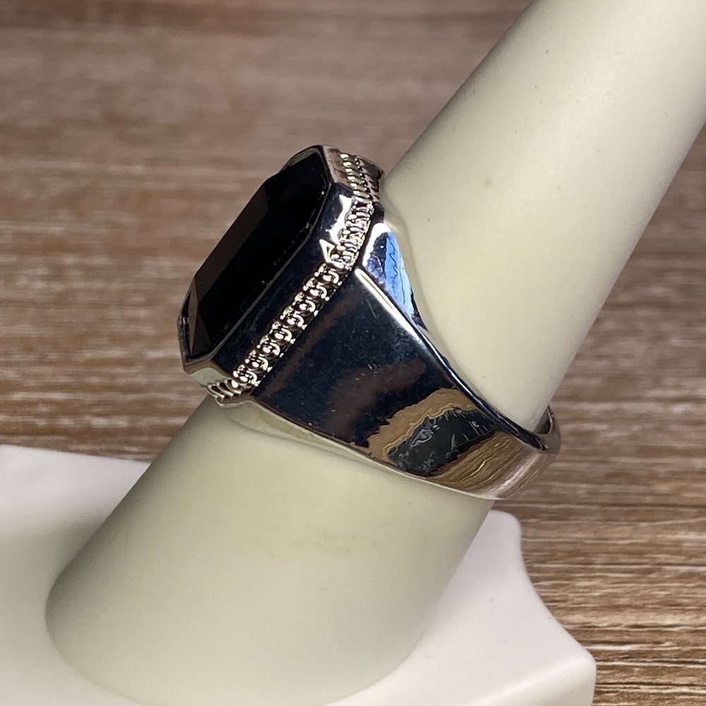 Men’s Black & Silvertone Signet Style Ring - Picture 4 of 10